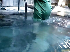 Japanese babe is hot and bathing in the hot