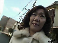 Japanese MILF Receiving The Cum In Her Cootchie