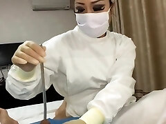 infermiera asiatica del femdom