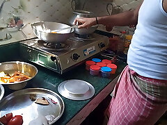 señora ne naukar se cocina me choot chudayi karayi-pareja de fuego