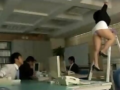 Tempting Mature Secretary In Mini Skirt Yukari Orihara 1