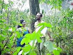 DESI LOCAL GIRLFIREND SEX WITH BOYFRIEND IN JUNGLE FULL Vid