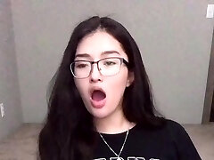 Amateur webcam toying wet honeypot