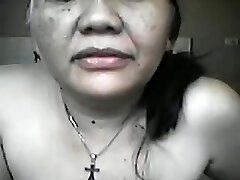 Elderly FILIPINA aged LYLA G SHOWS OFF HER STRIPPED BODY ON LIVECAM!