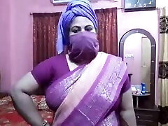Desi aunty sex talk, Didi trains for sexy fucking