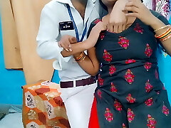 Teacher ne studen ko hump ke bare me nhi bataya schoolgirl ne khud teacher ke sath sex kiya