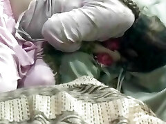 heu ma mer gai lehrer ny schüler ko saza di indischer sex klares hindi-audio