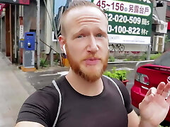 teen hard squirts mitten in der massage! schreit das lol . echt asiatisch