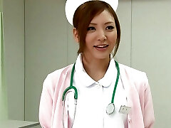 krankenschwester im japanischen krankenhaus ohne arbeit