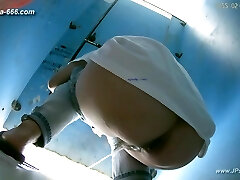 chinese girls go to rest room.317 chinese girls go to rest room.317