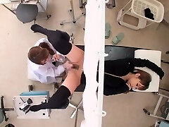 Female Japanese gynecologist pulverizes her awesome patient