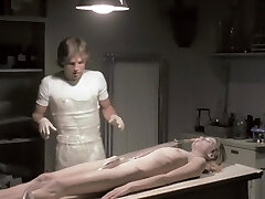 अंधकार से परे (1979) Cinzia Monreale