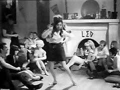 Partido Clásico: Colegio de adolescentes (1968 softcore)