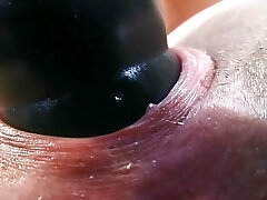 पुराने जर्मन रेड इंडियन उसे गीला बिल्ली में एक मोटी डिल्डो डालता है पुराने जर्मन रेड इंडियन उसे गीला बिल्ली में एक मोटी डिल्डो डालता है