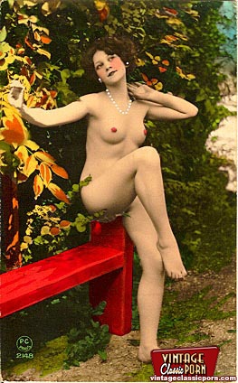 Vintage naked girl painting