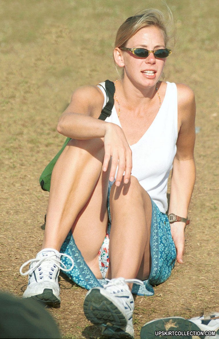 Mouth watering free gallery with upskirt voyeurs