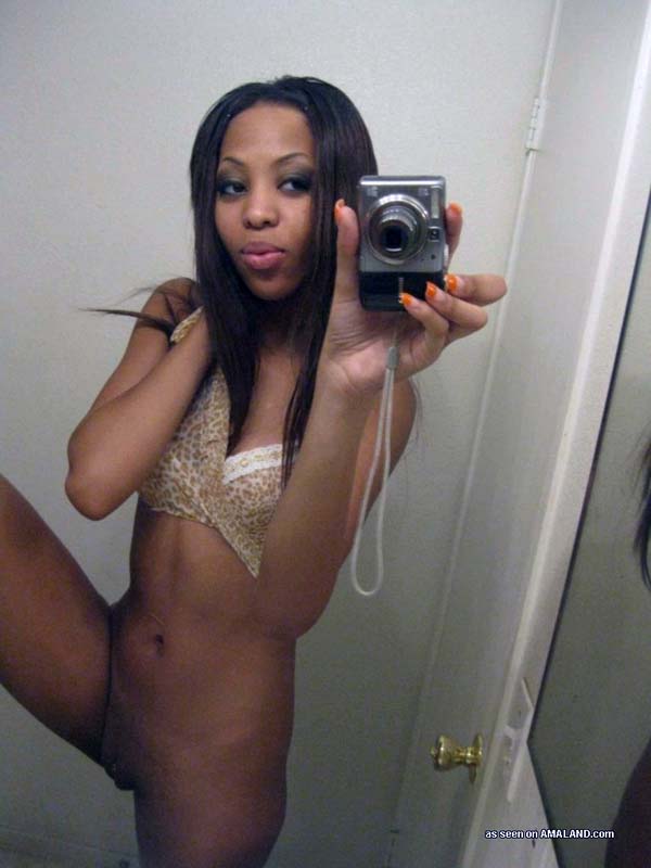 Black Chick Naked Selfie - Black girlfriend posing naked
