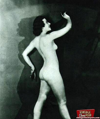 Vintage models posing nude