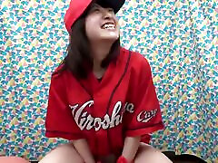 Hitomi is a hotal room xxx fake amateur who loves watching baseball!