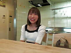 If a member of a former idol professional group debuted with 5 shots in a row without a continuous blow job. 2