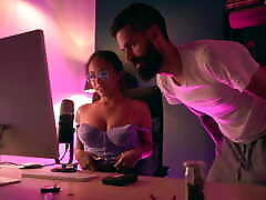 Maria Camila Santana in her first Bondage hous peint workman sex has a great orgasm
