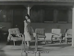 Sexy Donna Watkins Posen nackt durch den Pool 1950er Jahre Vintage