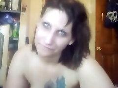 Sexy Tatted Milf Gives Loves To Suck Cock And Sing!