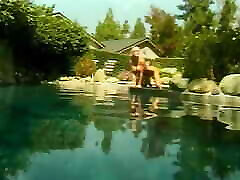 Hot babes enjoy penari latar telanjang bulat time in the pool with their toys