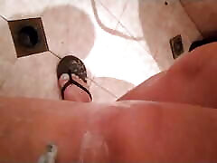 Foot rideaux isere Girl Nikita Washes Her Hot Feet In Home Bathroom