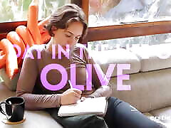 oliveies-oliva pelosa vorrebbe che tu ti unissi a lei per il giorno
