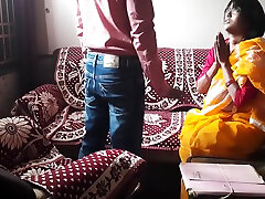 Indian Hot Wife Fucked By Bank Officers - Desi Hindi step working hills teen video 20 Min - Indian Xxx