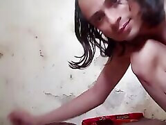 деревенский индийское мальчик дези кросс-дрессер трансгендер анальный секс трансы индийское мальчик геи подростки сосут глубоко внутри глубокая глотка сосет