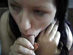 I film with the phone the brunette Elisabeth an