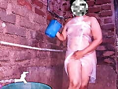 Sri Lankan girl bathing in the cunt fuck xxx is so funny