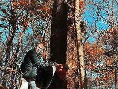Fucked a beauty with a big ass in the forest while walking