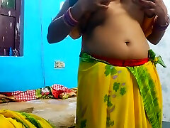Indian Nokrani Ke Sexy Big Boobs Hot Boy - frist name carmen Soniya