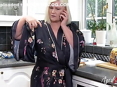 Lacey Starr - bbw girl vs white bf Is Cooking When She Is Surprised By A Hot Worker