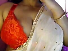 Hot Desi Boobs Press Sari indian selfi with hindi Bra.