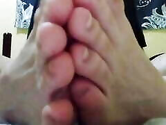 Cute chota bheem miti ragu film his feet for his friend