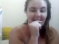 teen bribed morning! Join me In the shower.... I brought toys to play with!