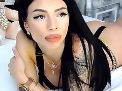 Cute amateur webcam xxx video news 2018 girl toying pussy on webcam