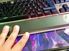 I eat my best friend&039;s mother&039;s pussy while I&039;m on the computer