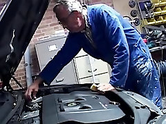 hot mlatina mom in car repair part1