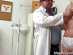 Mature Gyno- pervert gyno dam xxx video operates a cam in his surgery to record patient