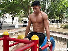 Muscle twink Aalan Foxter handjob huge dick