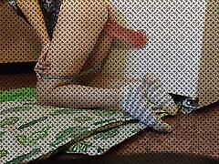 Young milf cums from a white boy heaven 551 dildo