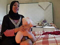 Muslim Woman Has Kinky Cuckold trendateena mfc With BBC and Tantaly Doll