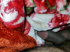 Having fun by rubbing it on the blanket in cold season.