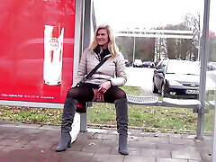 Sexy blonde pierced bij girnevali fucked in car