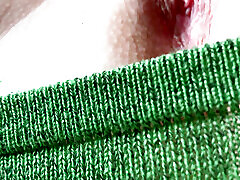 EATING USED PUSSY. CLOSE UPS